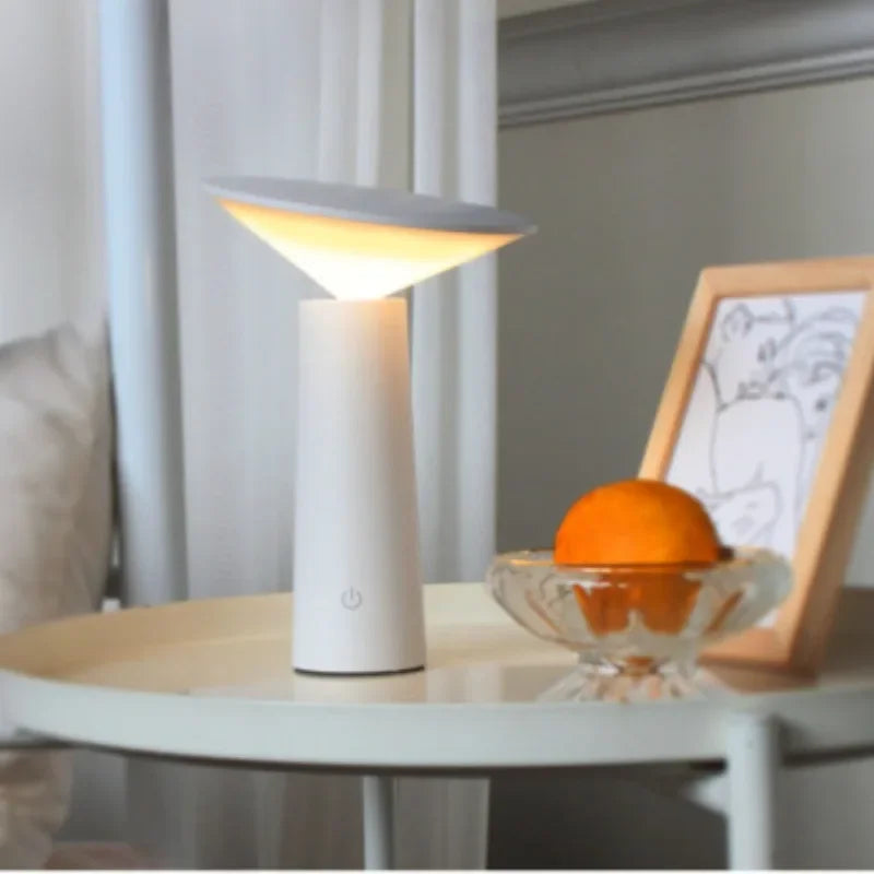 Soléa bordslampa placerad på bord