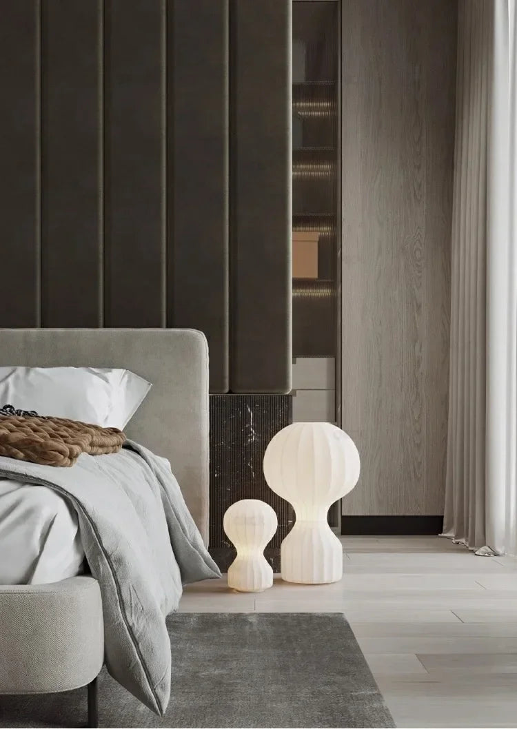 Cacoon bordslampa i silke – sidovy