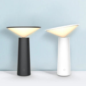 Soléa bordslampa i vitt och svart