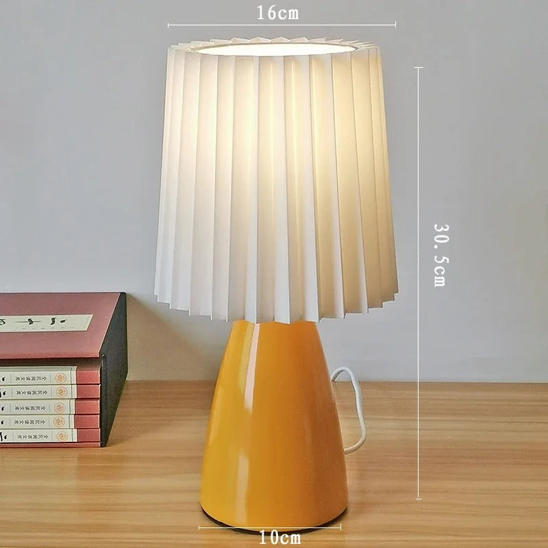 Orange Milkshake bordslampa med vit skärm, 30 cm