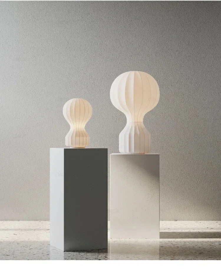 Cacoon modern bordslampa i silke