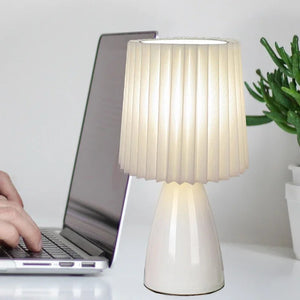 Vit Milkshake bordslampa på skrivbord