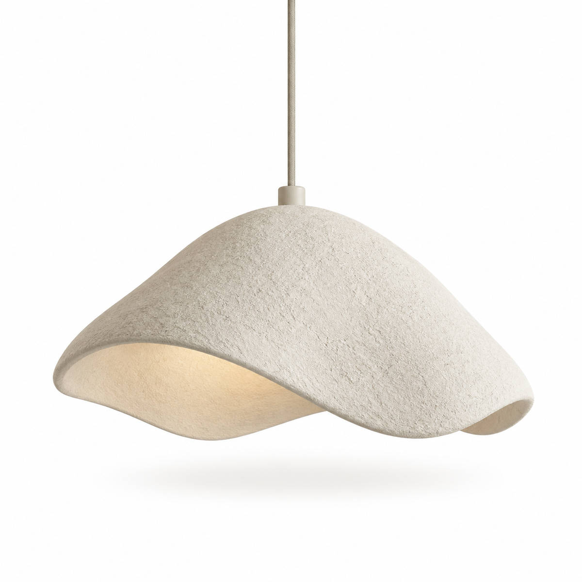 Nagi Wave wabi sabi pendellampa och taklampa på vit bakgrund